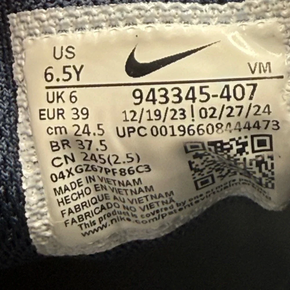 Nike Air Max 270 Kids Size 6.5Y Running Shoes 943345-407 Navy Blue